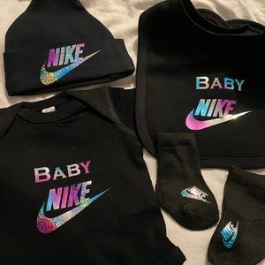 New newborn baby Onesie Nike set.